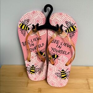 Bee-lieve in Yourself Women's Flip Flops NWT 5/6